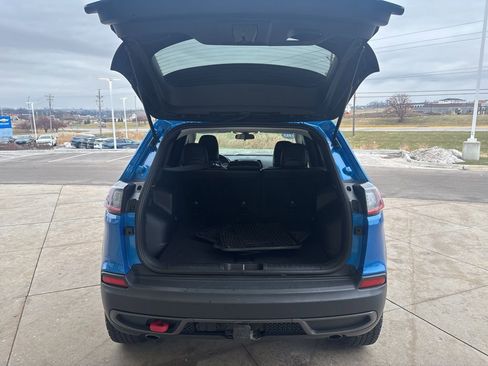 Used 2020 Jeep Cherokee Trailhawk w/ Cold Weather Group image 12
