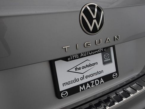Used 2022 Volkswagen Tiguan SE AWD/4WD image 36