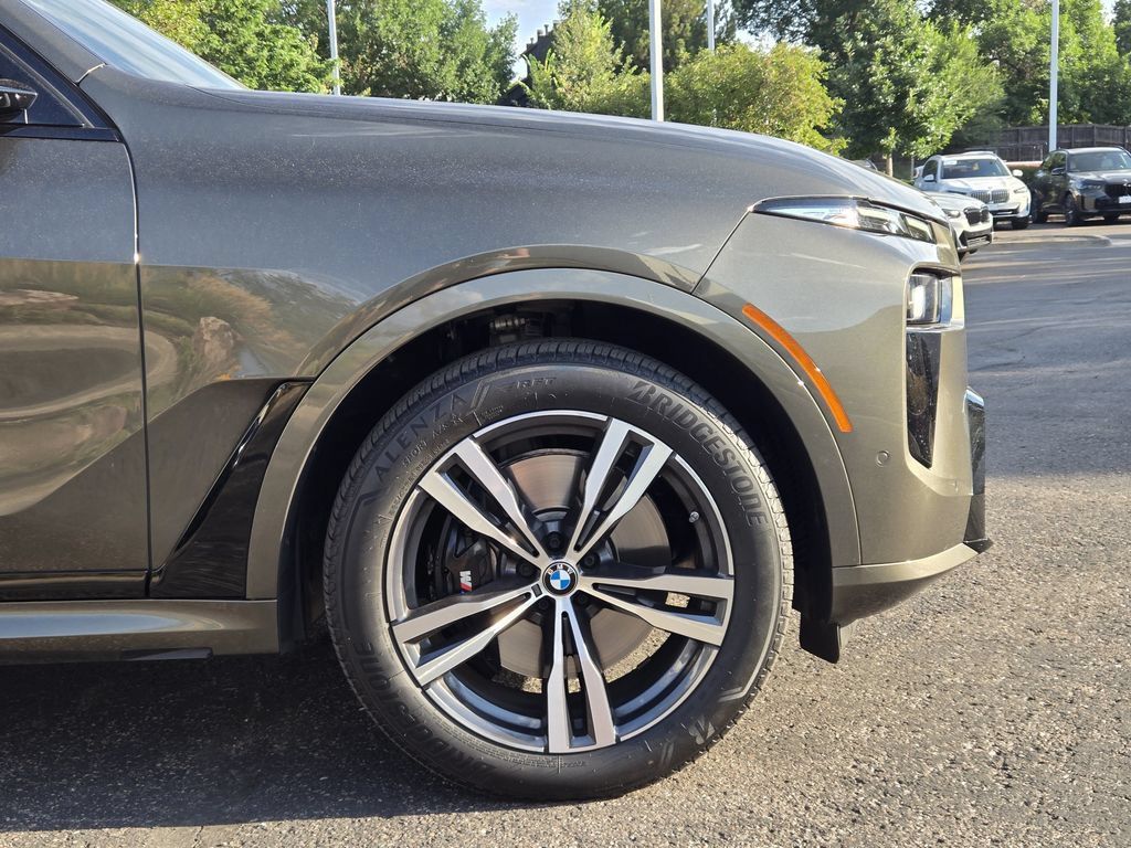 Certified 2025 BMW X7 M60i AWD/4WD image 11