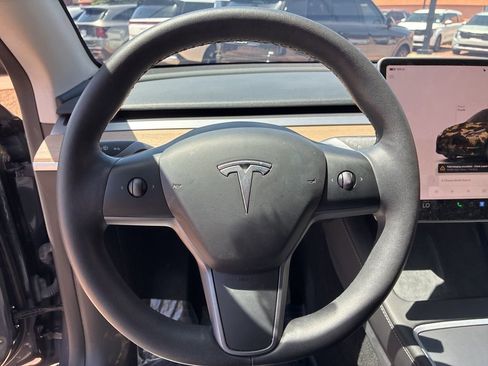 Used 2023 Tesla Model Y Long Range AWD/4WD image 25