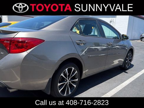 Used 2018 Toyota Corolla SE FWD image 2