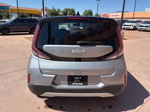 Certified 2025 Kia Soul LX w/ LX Technology Package FWD image 8