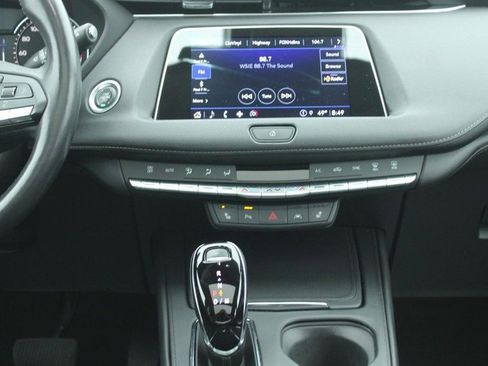 Used 2023 Cadillac XT4 Luxury w/ Cold Weather Package image 19