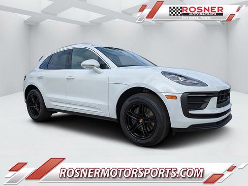 Used 2023 Porsche Macan image 1
