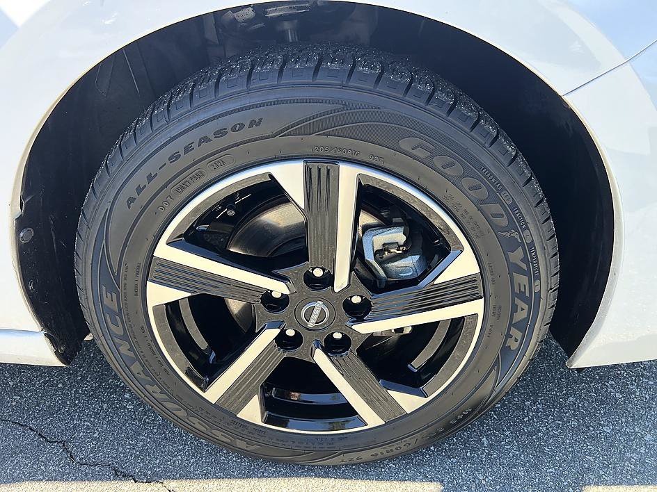 Certified 2025 Nissan Sentra SV FWD image 12