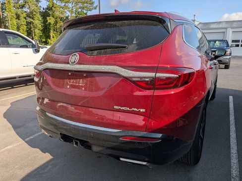Used 2019 Buick Enclave Essence w/ LPO, Sport Appearance Package FWD image 8