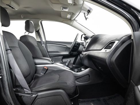 Used 2016 Dodge Journey SXT w/ Comfort/Convenience Group image 28