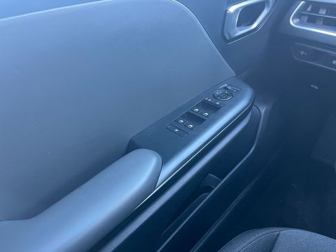 Used 2025 Kia K4 LXS image 18