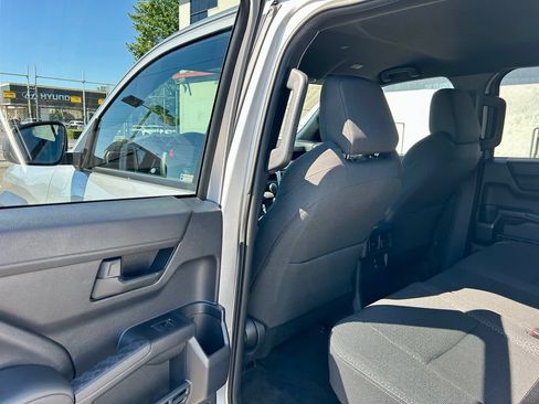 Certified 2025 Toyota 4Runner SR5 AWD/4WD image 11