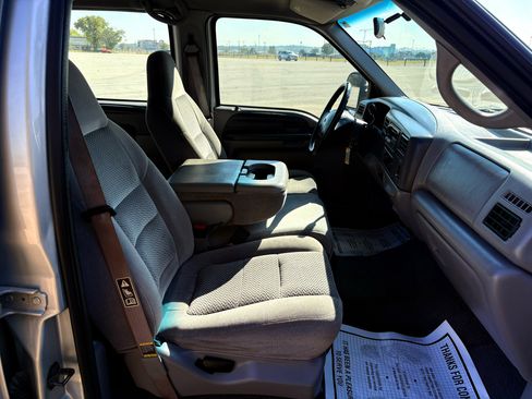 Used 2001 Ford F350 XLT image 21