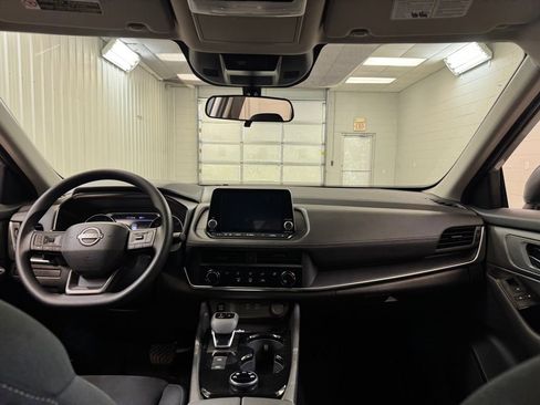Certified 2025 Nissan Rogue S AWD/4WD image 17