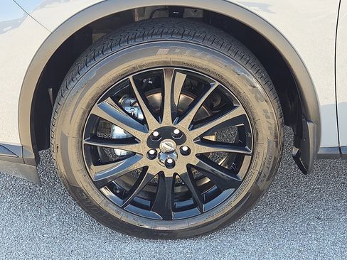 Used 2024 Nissan Murano SV w/ SV Midnight Edition Package image 7