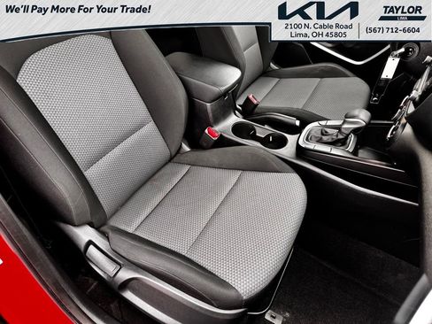 Used 2023 Kia Soul LX w/ LX Technology Package image 12