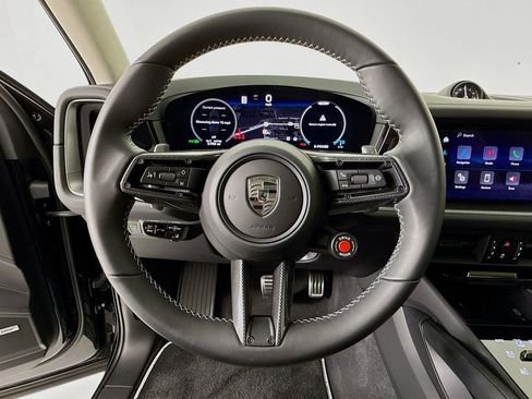 Certified 2026 Porsche Cayenne Turbo AWD/4WD image 15