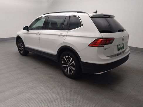 Used 2021 Volkswagen Tiguan SEL FWD image 3