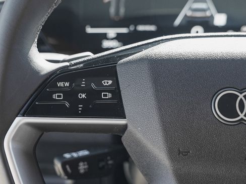 Certified 2025 Audi Q5 Premium Plus w/ Premium Plus image 18