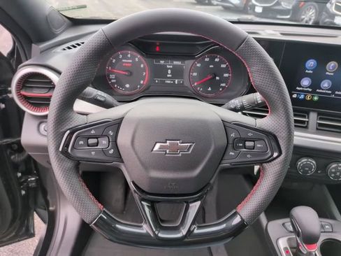 Certified 2025 Chevrolet Trax RS w/ Driver Confidence Package FWD image 18