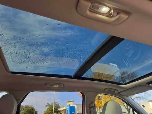 Certified 2022 Kia Sorento EX w/ Panoramic Sunroof Package image 21