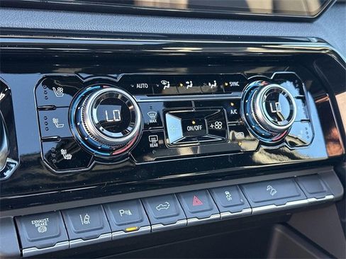 New 2026 GMC Sierra 2500 AT4 w/ AT4 Premium Plus Package image 13