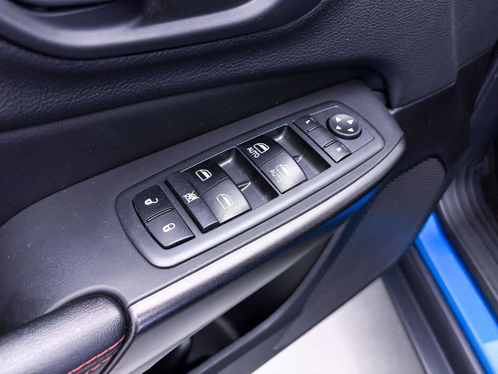 Used 2019 Jeep Cherokee Trailhawk w/ Cold Weather Group AWD/4WD image 17