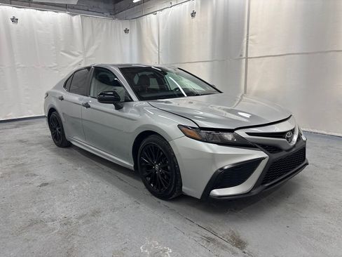 Used 2021 Toyota Camry SE image 8