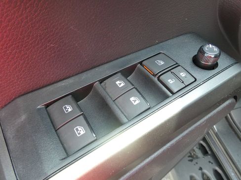 Used 2022 Toyota Tacoma TRD Off-Road AWD/4WD image 23