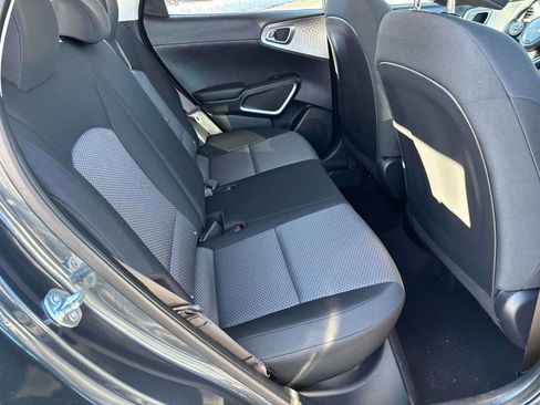 Used 2025 Kia Soul LX image 11