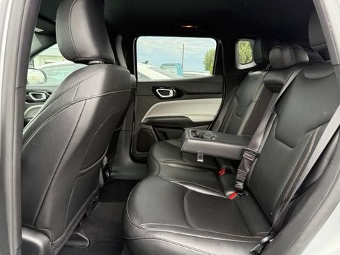 Used 2024 Jeep Compass Limited AWD/4WD image 11