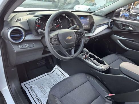 Certified 2024 Chevrolet Trax LS image 12