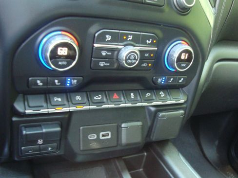 Used 2021 Chevrolet Silverado 1500 LTZ w/ LTZ Convenience Package II image 18