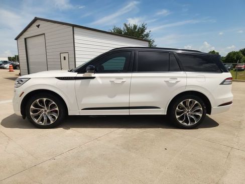 Used 2020 Lincoln Aviator Grand Touring w/ Equipment Group 302A AWD/4WD image 4