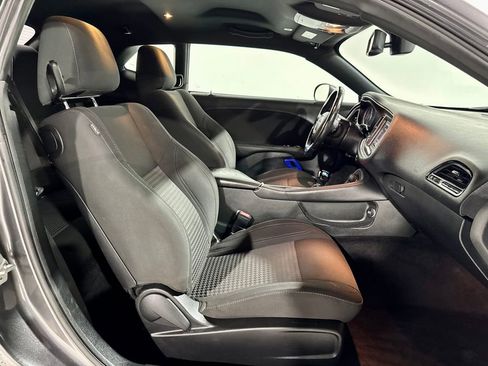 Used 2018 Dodge Challenger SXT image 22