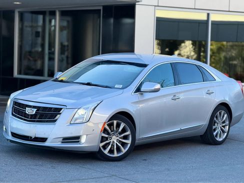 Used 2017 Cadillac XTS Luxury image 2