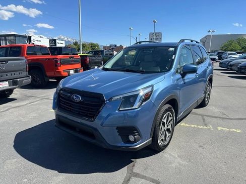 Used 2022 Subaru Forester Premium AWD/4WD image 5