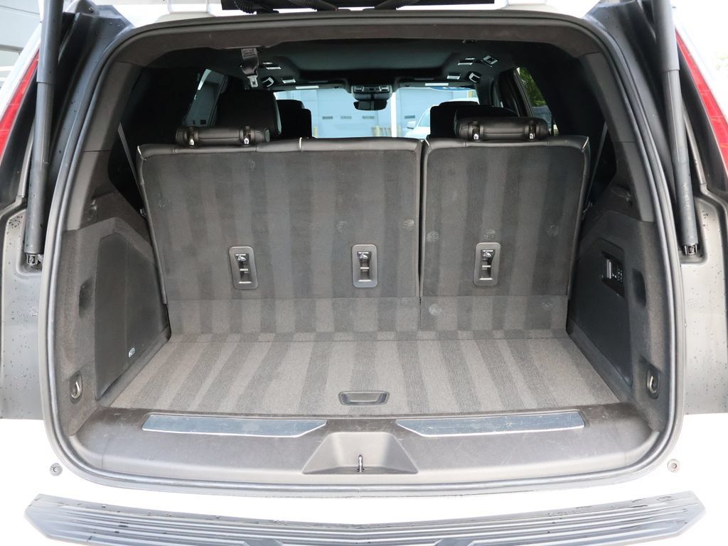 Used 2021 Cadillac Escalade Premium Luxury Platinum w/ Heavy-Duty Trailer Package AWD/4WD image 19