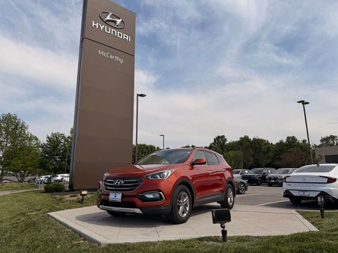 Used 2017 Hyundai Santa Fe Sport FWD image 1
