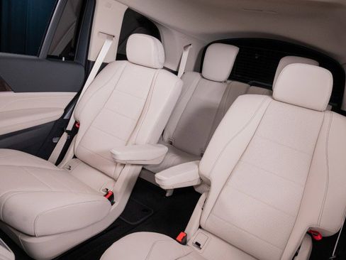 Used 2026 Mercedes-Benz GLS 450 4MATIC image 17