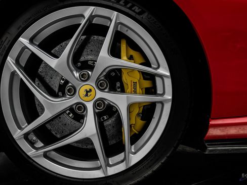 Used 2018 Ferrari 812 Superfast image 94