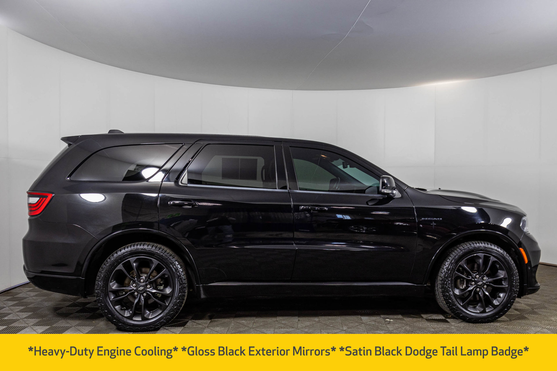 Used 2021 Dodge Durango R/T w/ Blacktop Package AWD/4WD image 18