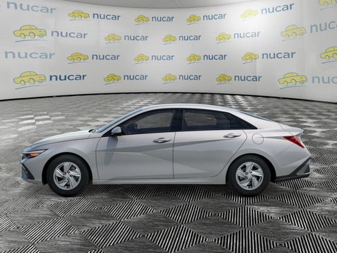 New 2026 Hyundai Elantra SE image 3