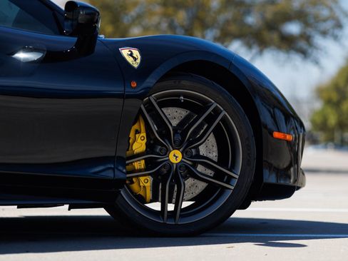 Used 2017 Ferrari 488 GTB image 22