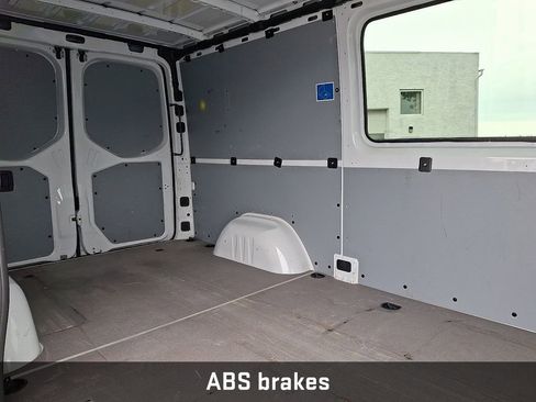 Used 2022 Mercedes-Benz Sprinter 2500 image 13