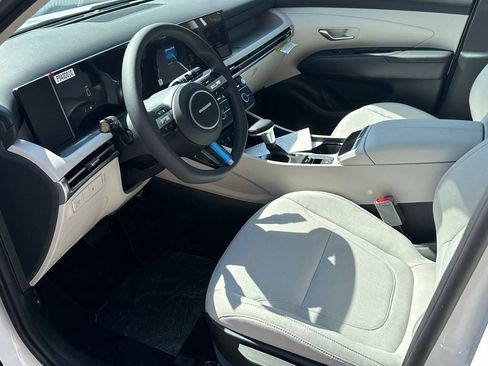 Used 2025 Hyundai Tucson SE image 9