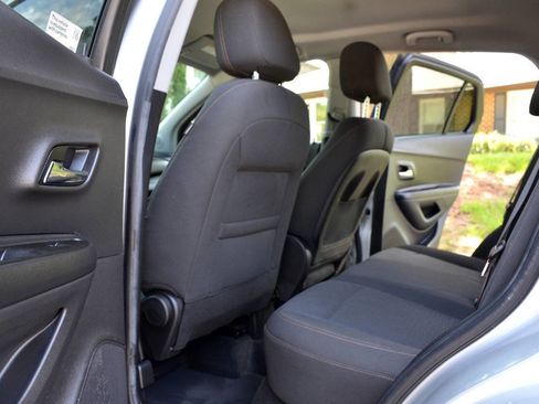 Used 2021 Chevrolet Trax LS w/ Tint and Cruise Package image 10