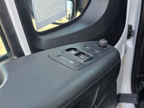 Used 2024 RAM ProMaster 2500 w/ Convenience Group FWD image 9