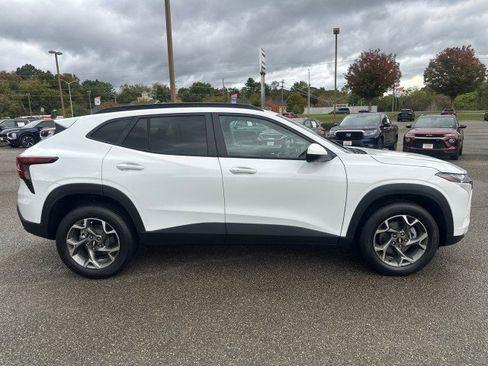New 2026 Chevrolet Trax LT w/ Driver Confidence Package image 10