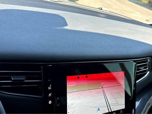 Used 2024 Jeep Wagoneer w/ Premium Group I image 12