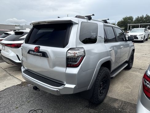 Used 2018 Toyota 4Runner TRD Off-Road Premium AWD/4WD image 4