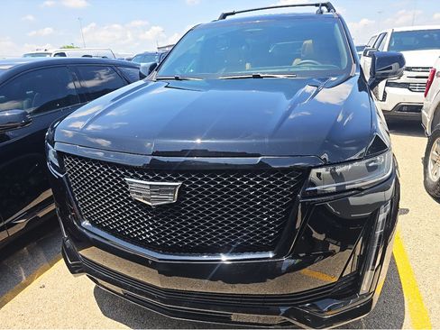 Used 2024 Cadillac Escalade ESV Sport w/ LPO, ONYX Package AWD/4WD image 2