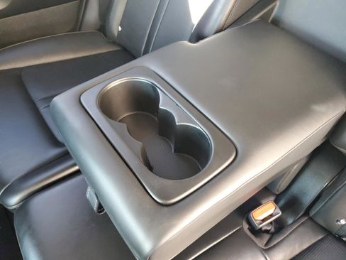 Certified 2024 Kia Sorento S image 8